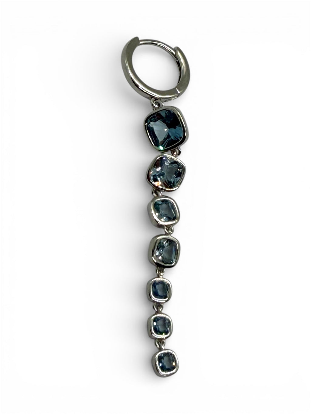 ORECCHINI IN ARGENTO 925 RODIATO E 7 ZIRCONI AZZURRI  